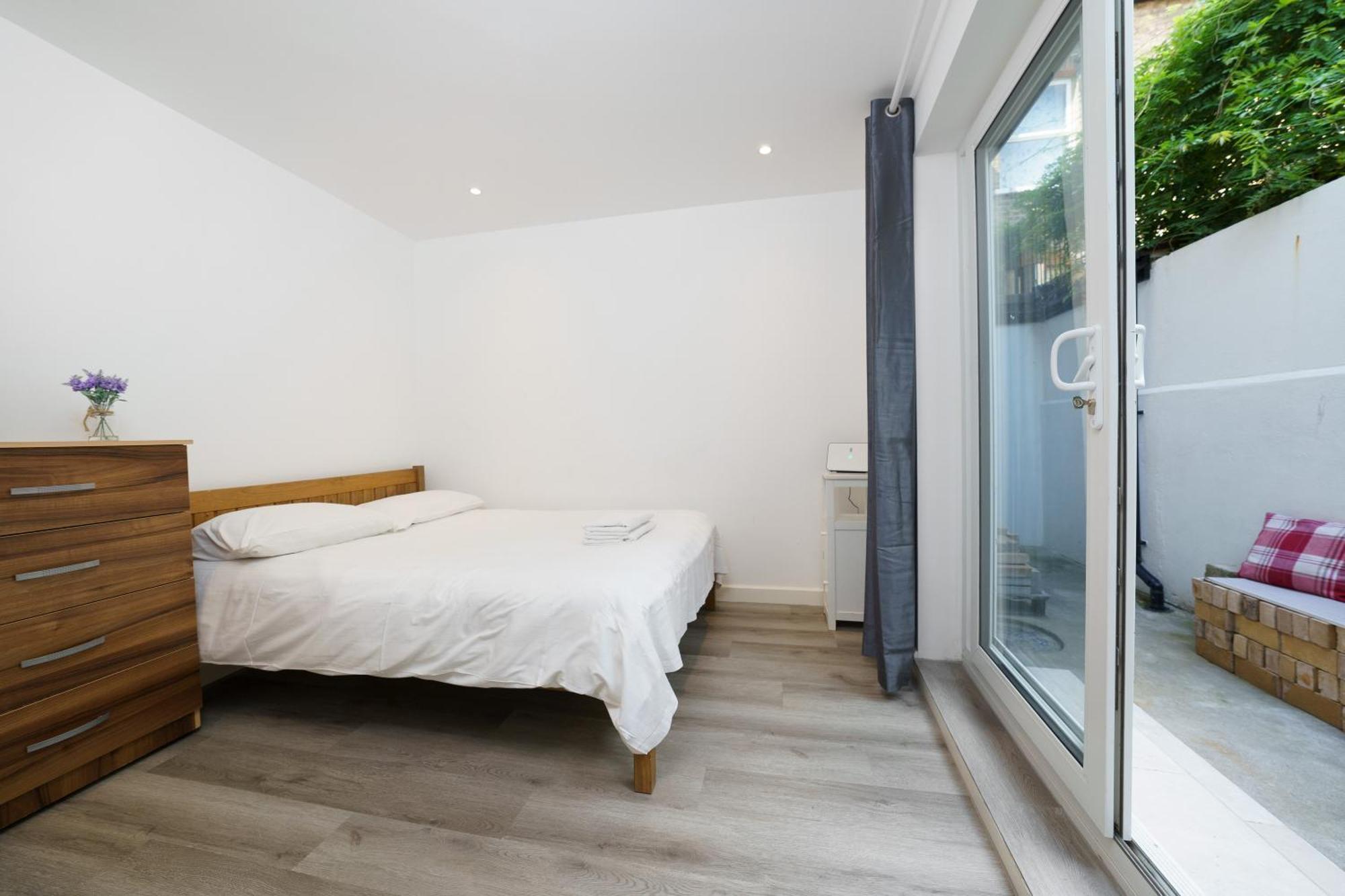 Apartment Modern In South West London